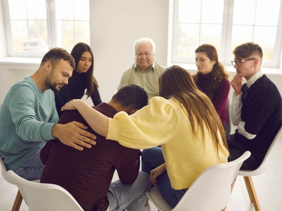 Group therapy during alcohol addiction treatment.